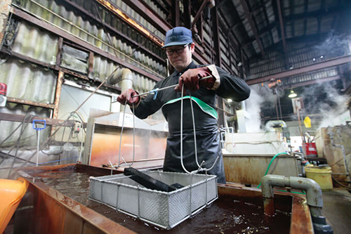 太平化成工業の黒染